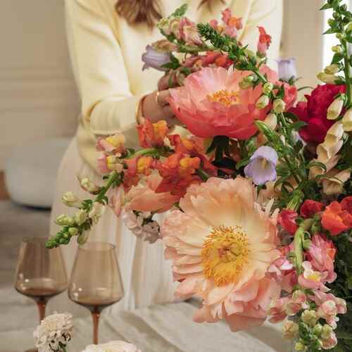 Nettoyer le vase et retirer le feuillage immergé Artisan Fleuriste