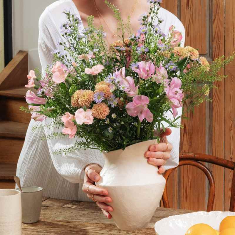 Selon les fleuristes professionnels, voici les 5 astuces indispensables pour faire durer un bouquet livré Artisan Fleuriste