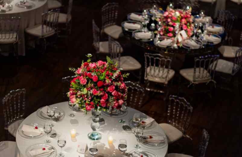 Une table élégante adaptée à votre budget Artisan Fleuriste